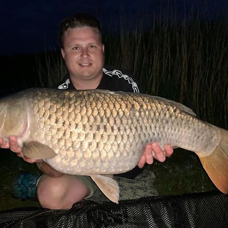 Lakeside Fishing Lodges بوسطن المظهر الخارجي الصورة